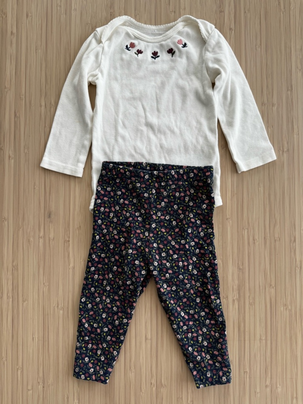 Carters baby girl 9-12 months fall/winter outfit set floral
